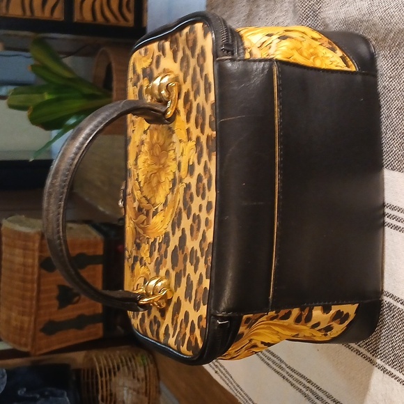 Authentic Gianni Versace Flower Leopard Vanity Hand Bag PVC Leathet - Picture 2 of 16